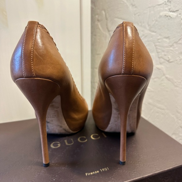 Gucci Italian Camel Leather Platform Peep-toe heels. - Picture 2 of 6